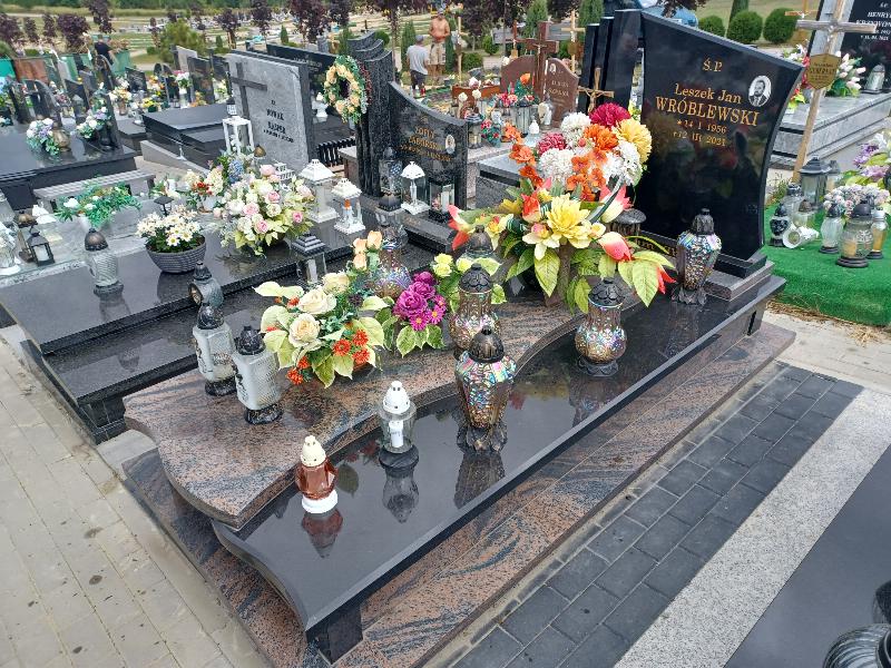 Grób LESZEK WRÓBLEWSKI