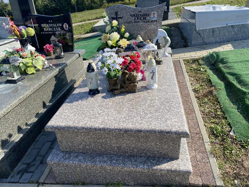 Grób GRZEGORZ LECH