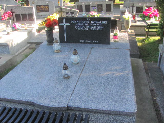Grób MARIA KOWALSKA