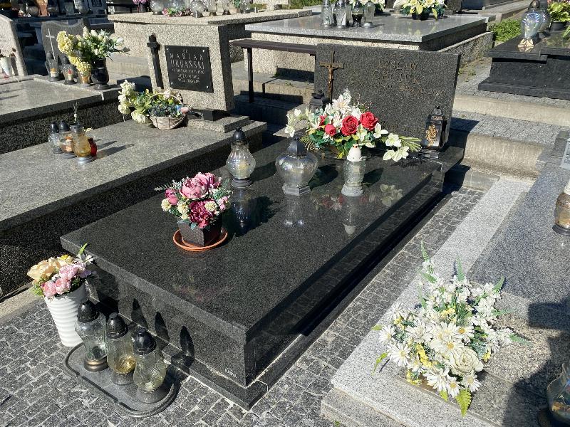 Grób LESŁAW CHCIUK