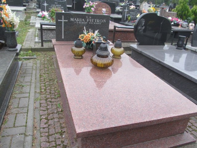 Grób CZESŁAWA PIETROŃ