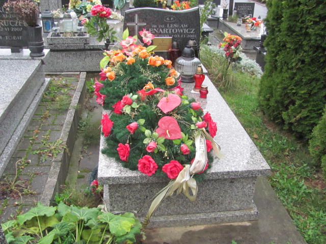 Grób KRYSTYNA LENARTOWICZ