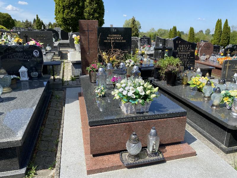 Grób KAZIMIERA TOMKIEWICZ