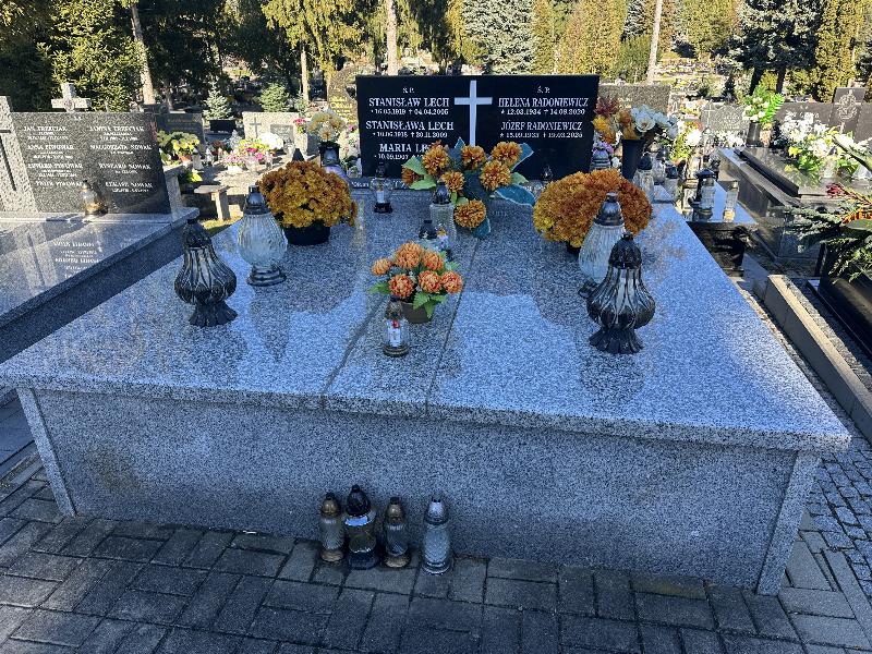 Grób HELENA RADONIEWICZ