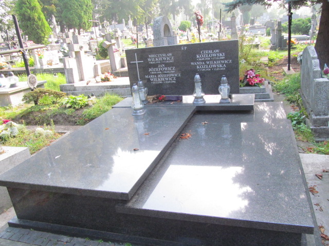 Grób WANDA      KOZŁOWSKA WILKIEWICZ