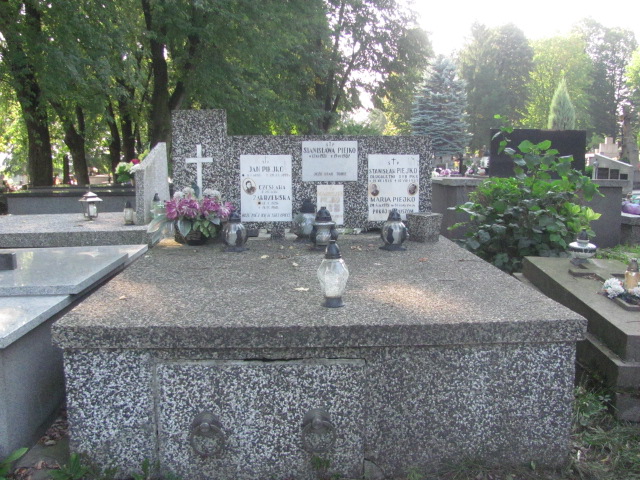 Grób BOGUMIŁA GMYREK