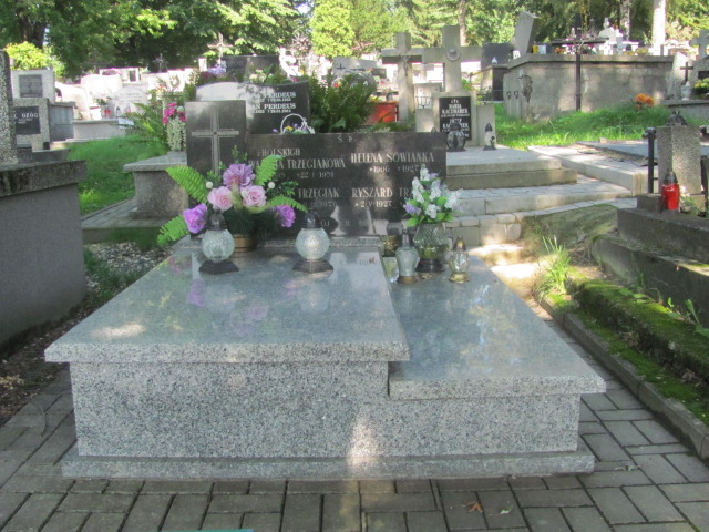 Grób RYSZARD      TRZECIAK