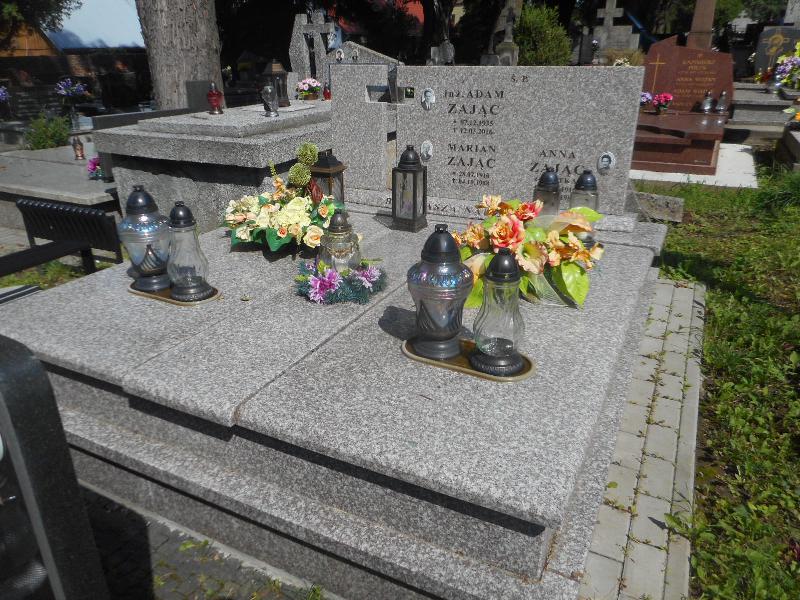 Grób ADAM      ZAJĄC